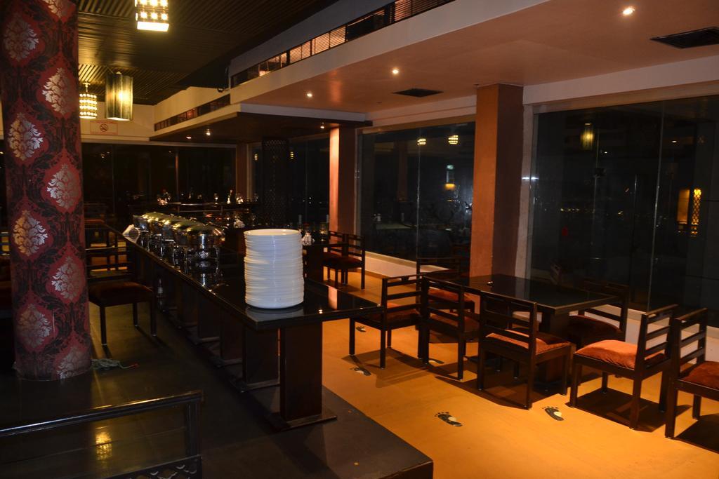 Sea Rock Inn Daman Ngoại thất bức ảnh