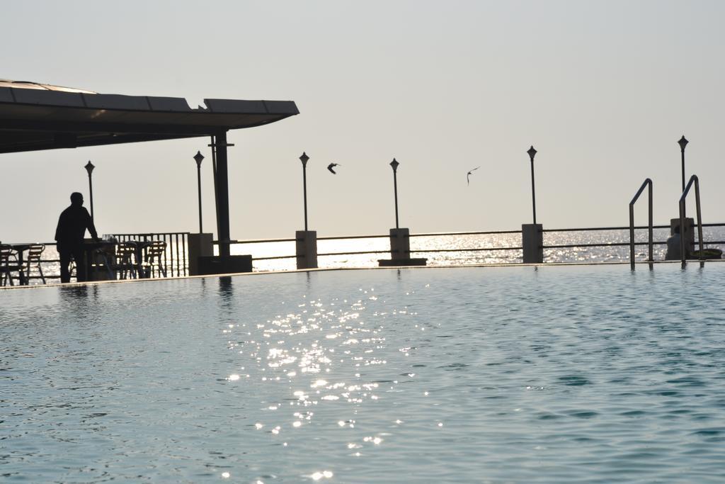 Sea Rock Inn Daman Ngoại thất bức ảnh