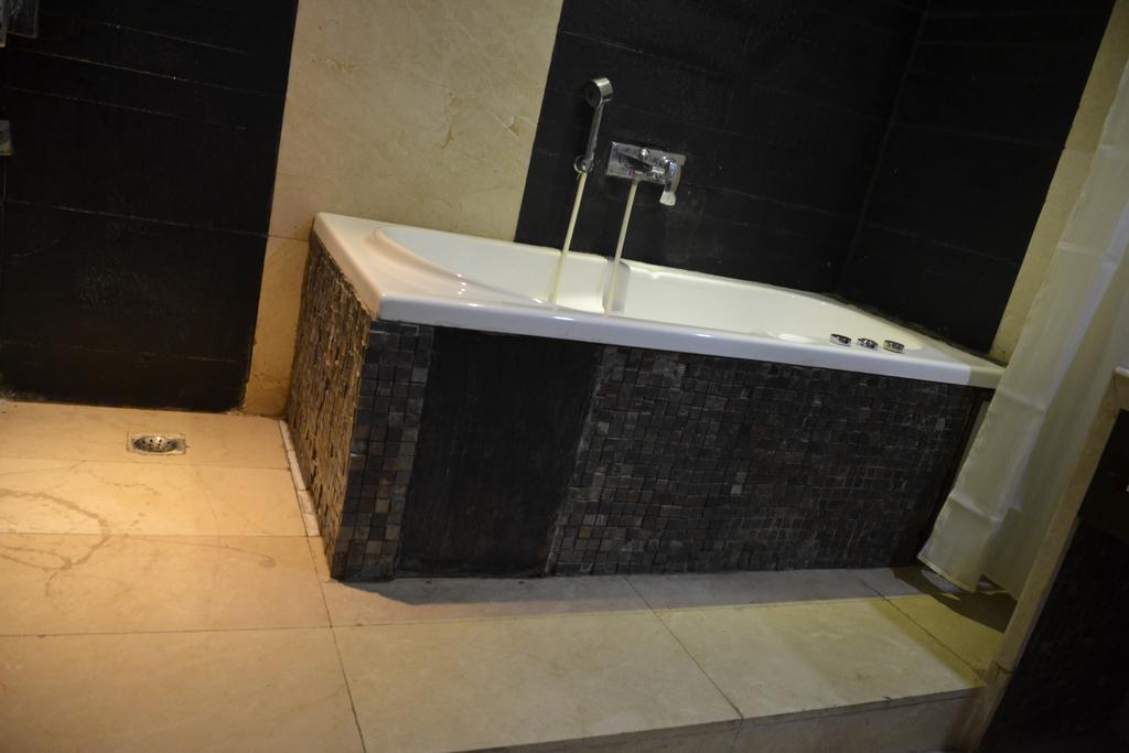 Sea Rock Inn Daman Ngoại thất bức ảnh