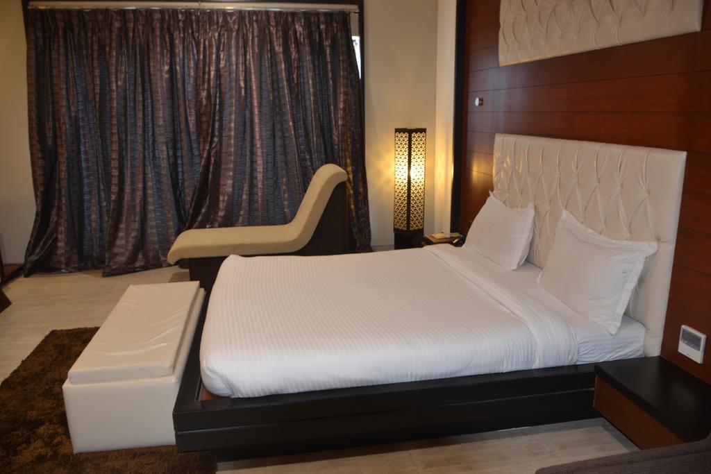 Sea Rock Inn Daman Ngoại thất bức ảnh
