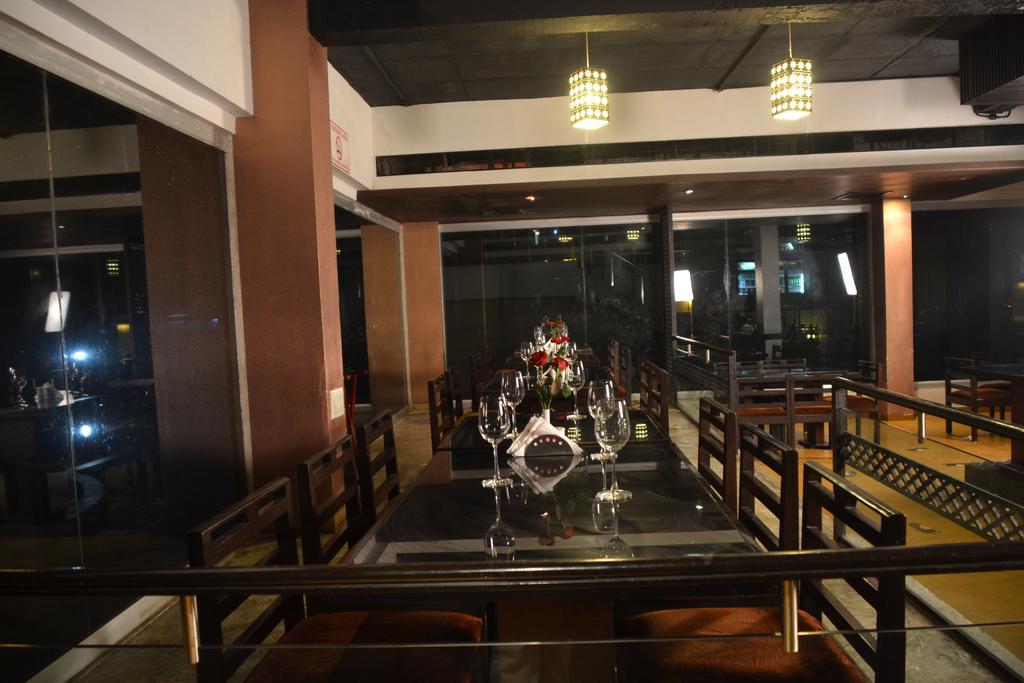 Sea Rock Inn Daman Ngoại thất bức ảnh