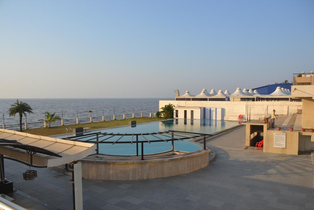 Sea Rock Inn Daman Ngoại thất bức ảnh