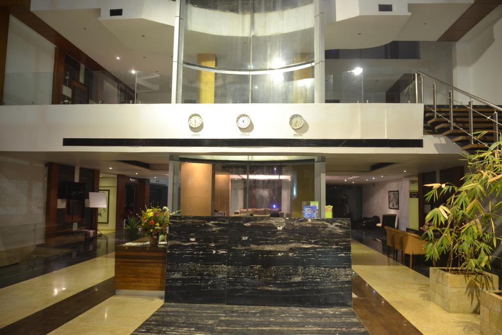 Sea Rock Inn Daman Ngoại thất bức ảnh