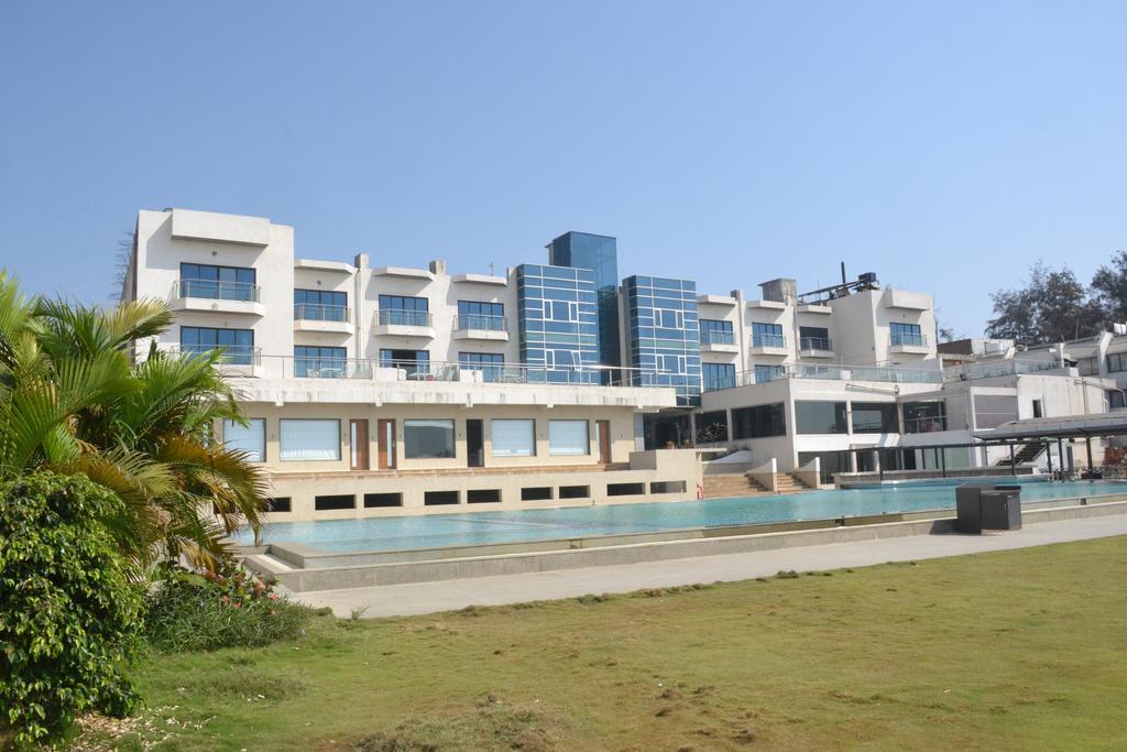 Sea Rock Inn Daman Ngoại thất bức ảnh