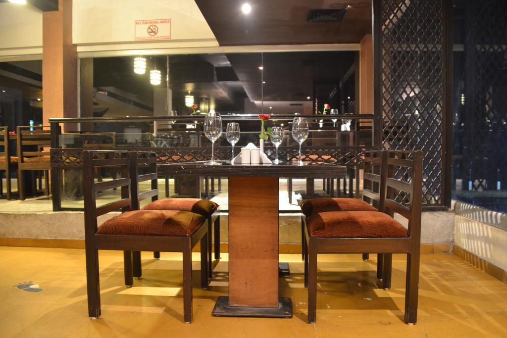 Sea Rock Inn Daman Ngoại thất bức ảnh