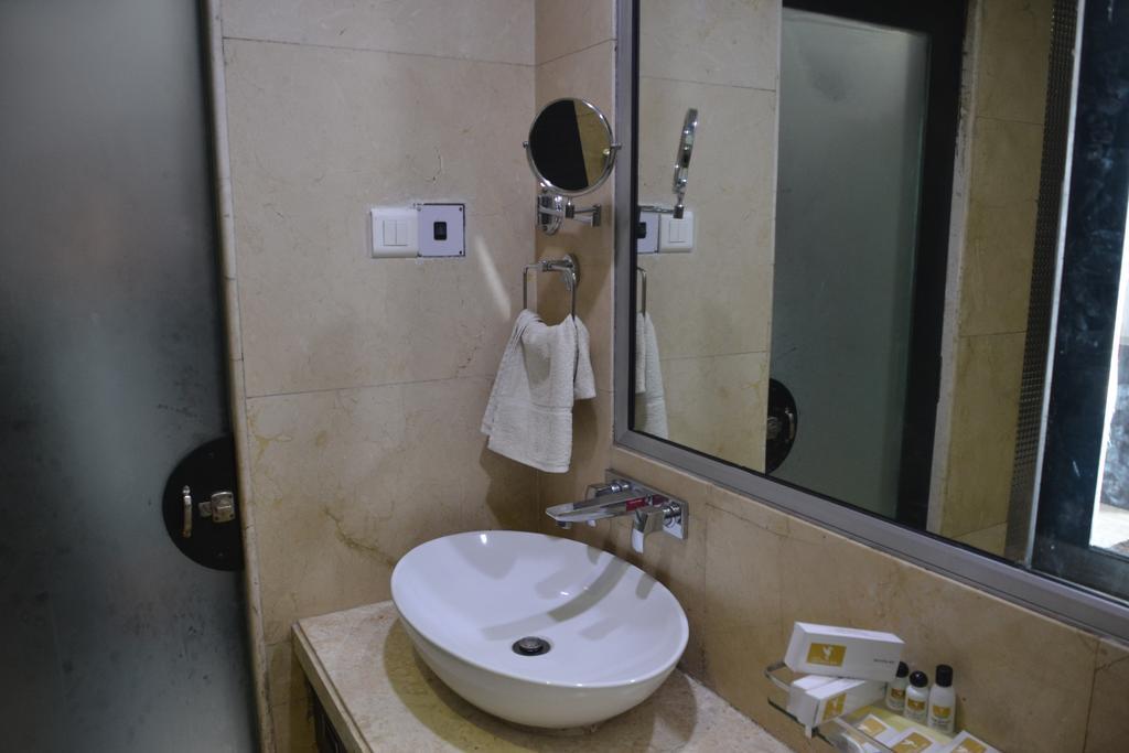 Sea Rock Inn Daman Ngoại thất bức ảnh