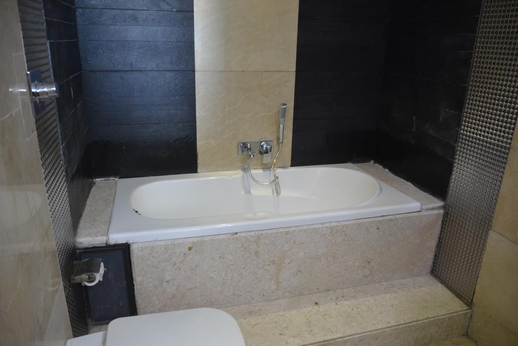 Sea Rock Inn Daman Ngoại thất bức ảnh